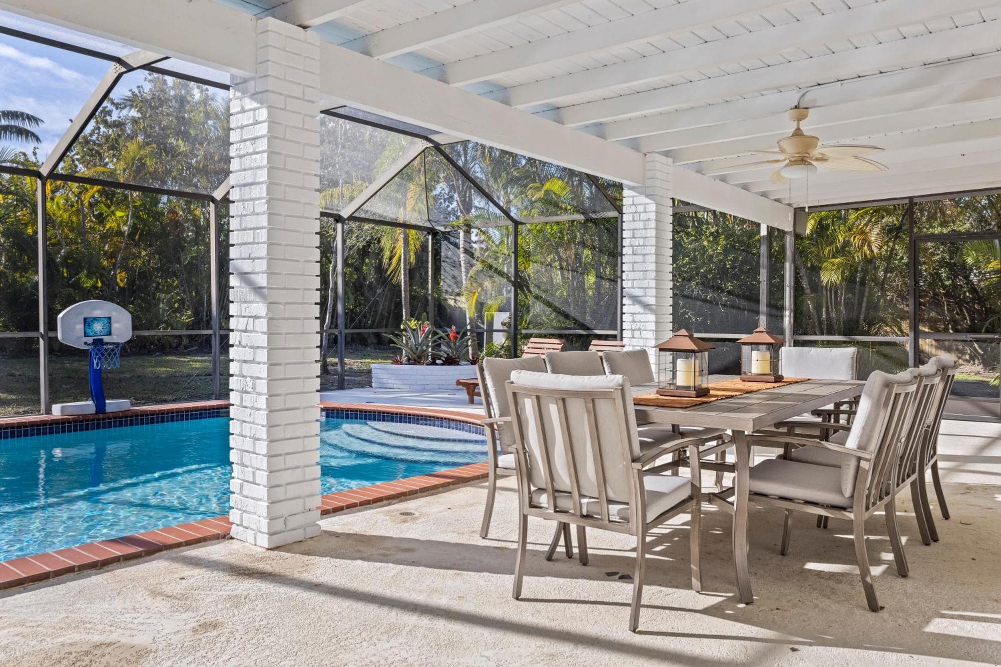 Tranquil Heirloom Hideaway Pool In South * Miami